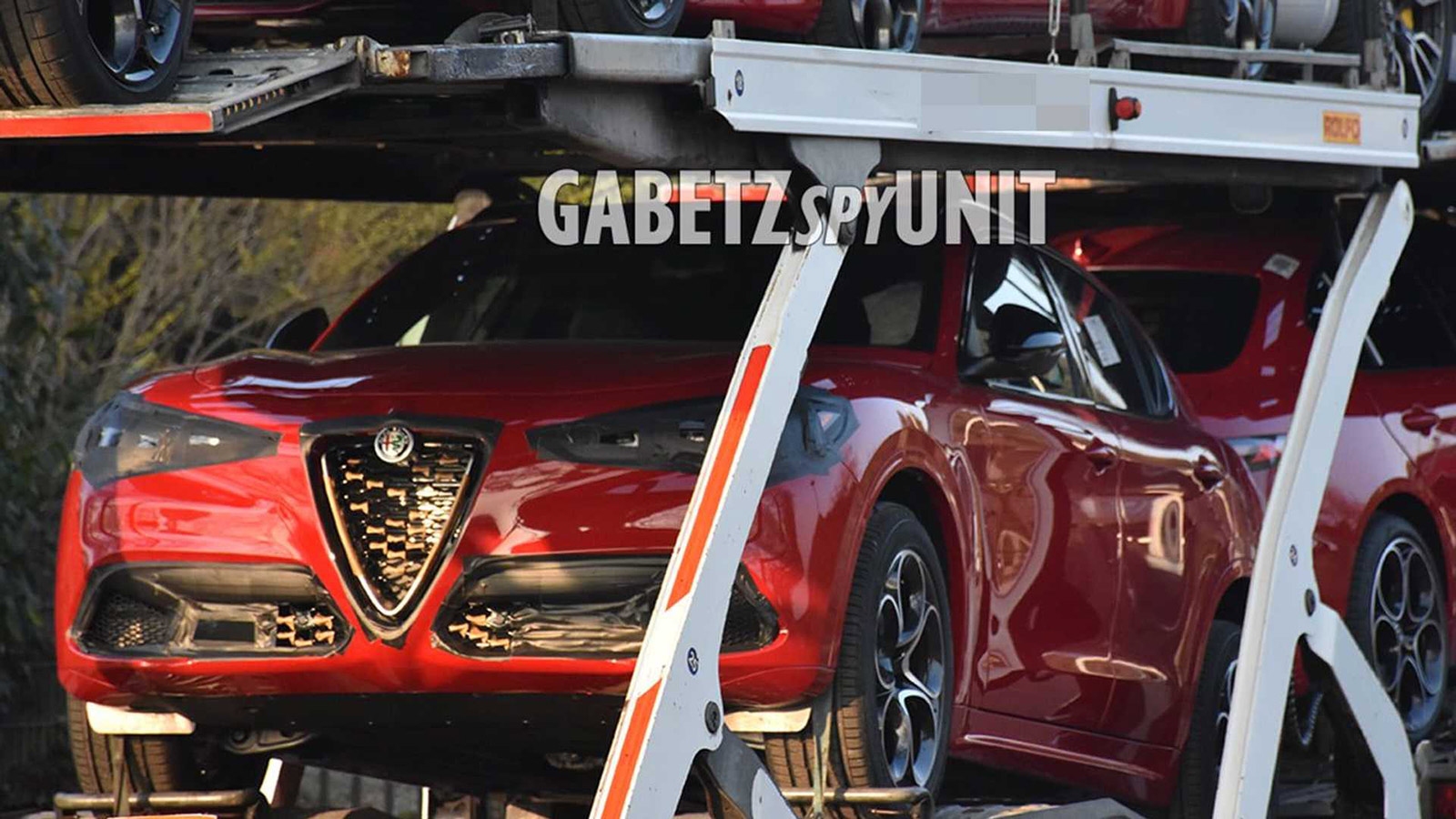 Νέες φωτογραφίες της ανανεωμένης Alfa Romeo Stelvio